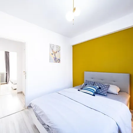 Old Ultracentral Calea Victoriei Apartment Bucharest