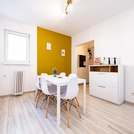 Old Ultracentral Calea Victoriei * Bucarest