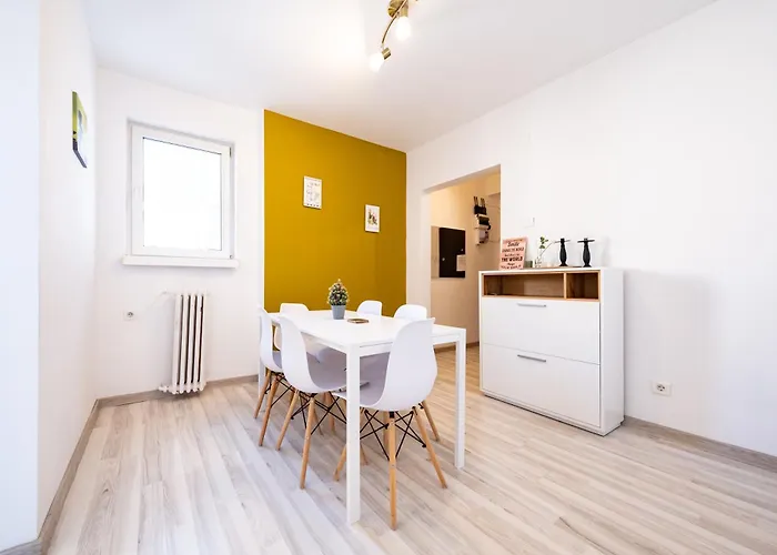 Old Ultracentral Calea Victoriei * Bukarest