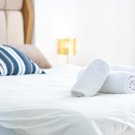 Old Ultracentral Calea Victoriei Апартаменти