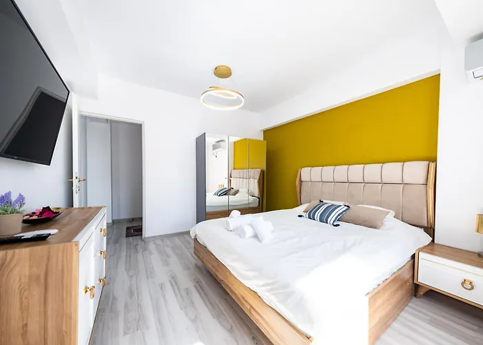 Old Ultracentral Calea Victoriei * Бухарест